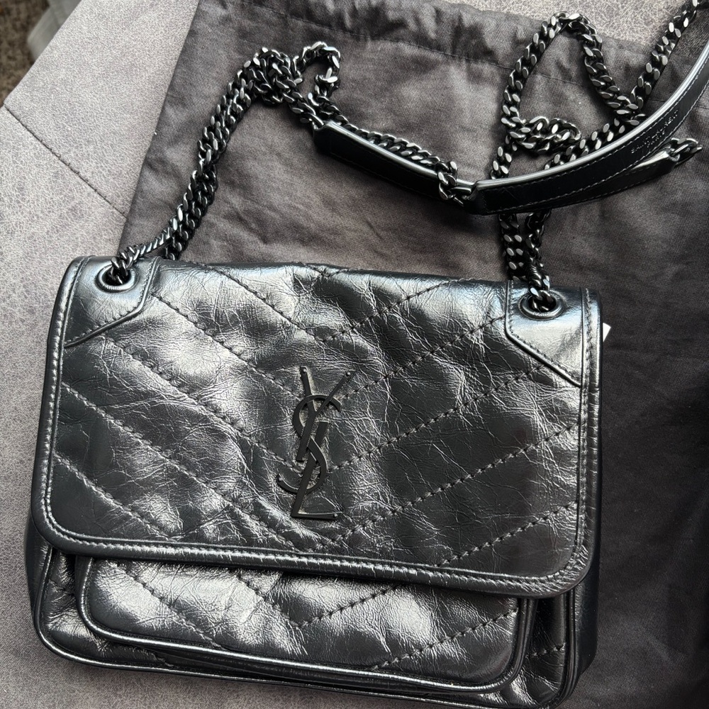 Yves Saint Laurent Black Quilted Leather Chain Bag - Picture 2 of 3